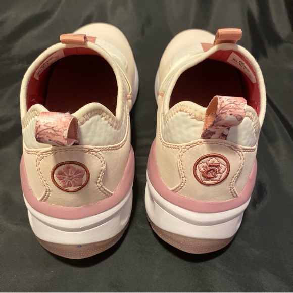 Limited Edition Clove Nurse Clara Shoes Women’s Size 9 OR Men’s size 7.5 - Picture 6 of 8